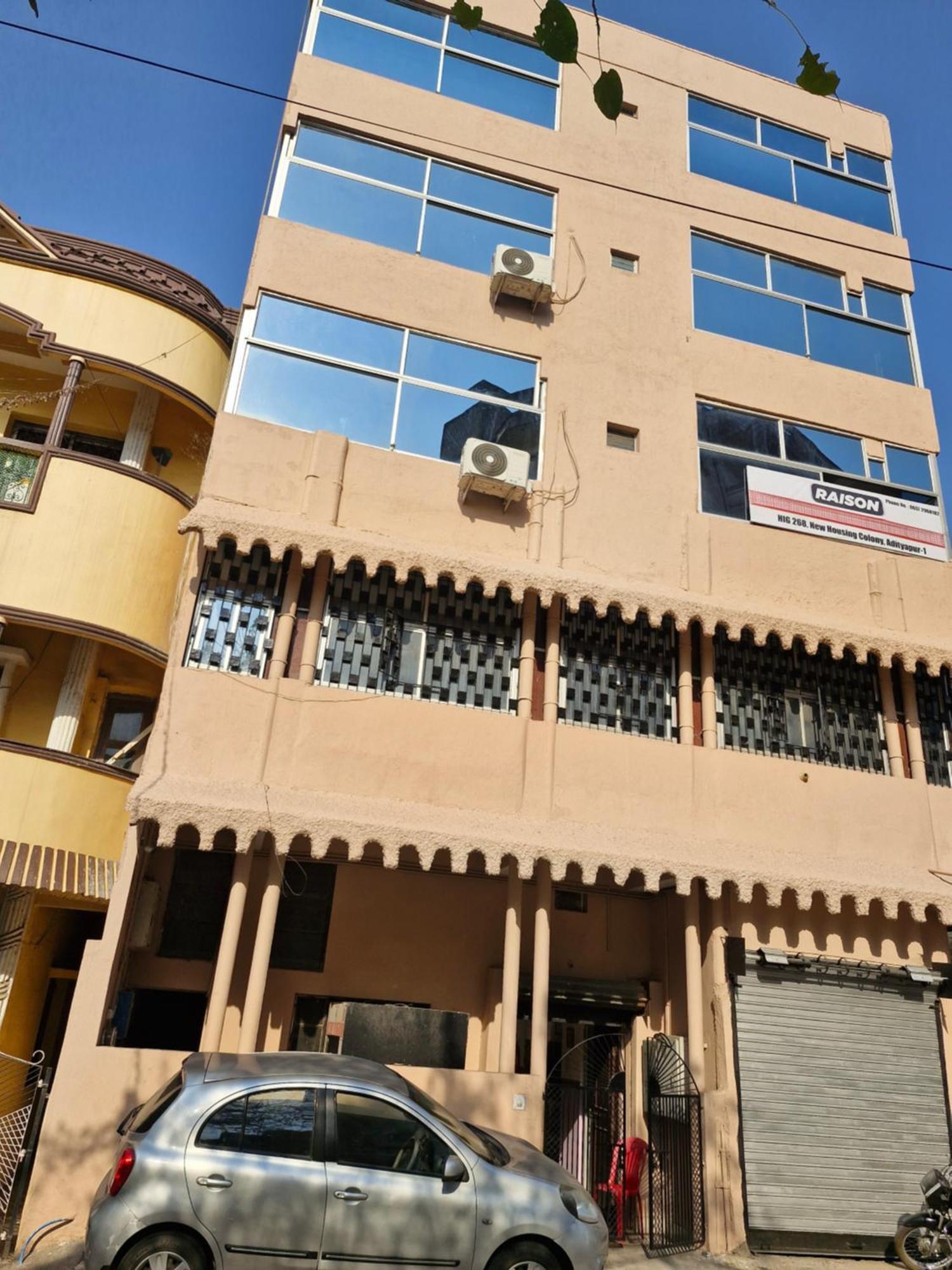 Raison Hotel Jamshedpur Exterior foto